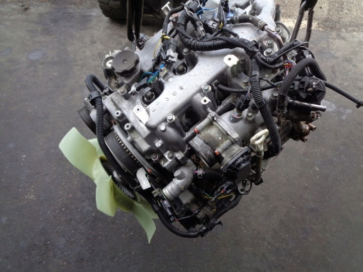 Motor Mitsubishi L200 4D56U 2.5 DID 136PS 189TKm 2009 Diesel Engine Komplett MOT9632316316lh