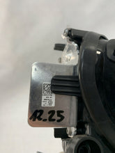 Laden Sie das Bild in den Galerie-Viewer, Frontscheinwerfer VW Passat Rechts Scheinwerfer Headlight SCH3583376830yn