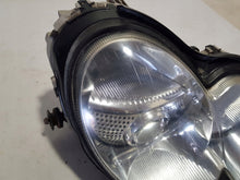 Load image into Gallery viewer, Frontscheinwerfer Mercedes-Benz Sl R230 A2308206261 Xenon Rechts Headlight