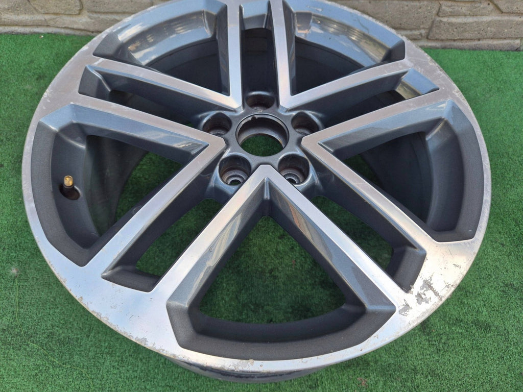 1x Alufelge 18 Zoll 5x112 8V0601025DG Audi A3 Rim Wheel FEL7186221857bv