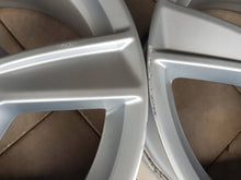 Laden Sie das Bild in den Galerie-Viewer, 4x Alufelge 17 Zoll 8.5" 5x112 58ET Glanz Silber A2044019002 Mercedes-Benz W204 FEL7924257621nq
