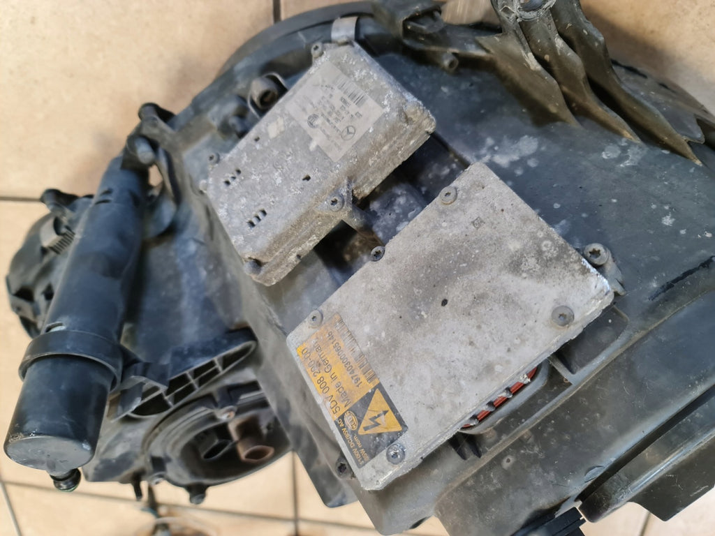 Frontscheinwerfer Mercedes-Benz W211 Xenon Ein Stück (Rechts oder Links) SCH2213319672cv