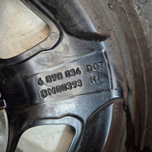 Load image into Gallery viewer, 1x Alufelge 17 Zoll 7.5" 5x112 6898036 BMW 1 Rim Wheel FEL6477838846hz