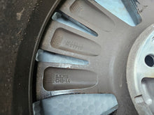 Laden Sie das Bild in den Galerie-Viewer, 1x Alufelge 16 Zoll 6.5" 5x114.3 44ET Glanz Schwarz 403007870R Renault Rim Wheel FEL2414871638it