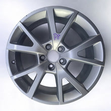 Load image into Gallery viewer, 1x Alufelge 18 Zoll 7.0&quot; 5x112 37ET Glanz Silber 4G0071498A Audi A6 Rim Wheel