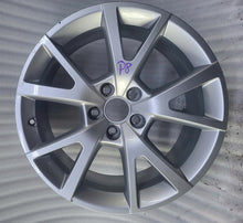 Load image into Gallery viewer, 1x Alufelge 18 Zoll 7.0&quot; 5x112 37ET Glanz Silber 4G0071498A Audi A6 Rim Wheel