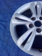 Load image into Gallery viewer, 1x Alufelge 17 Zoll 6.5" 5x114.3 48ET Hyundai Ix35 Rim Wheel FEL1340204112xi