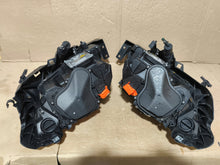 Load image into Gallery viewer, Frontscheinwerfer BMW 3 E91 E93 E92 7162143 Xenon Ein Satz Headlight SCH2102527162tb