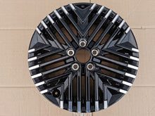Load image into Gallery viewer, 1x Alufelge 17 Zoll 6.5&quot; 5x114.3 45ET Glanz Schwarz R337653 Nissan Leaf