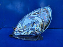Load image into Gallery viewer, Frontscheinwerfer Toyota Yaris Verso Links Scheinwerfer Headlight