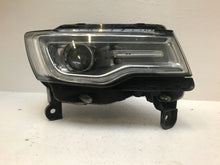 Laden Sie das Bild in den Galerie-Viewer, Frontscheinwerfer Jeep Grand Cherokee Wk2 Xenon Rechts Scheinwerfer Headlight SCH8229651303jp