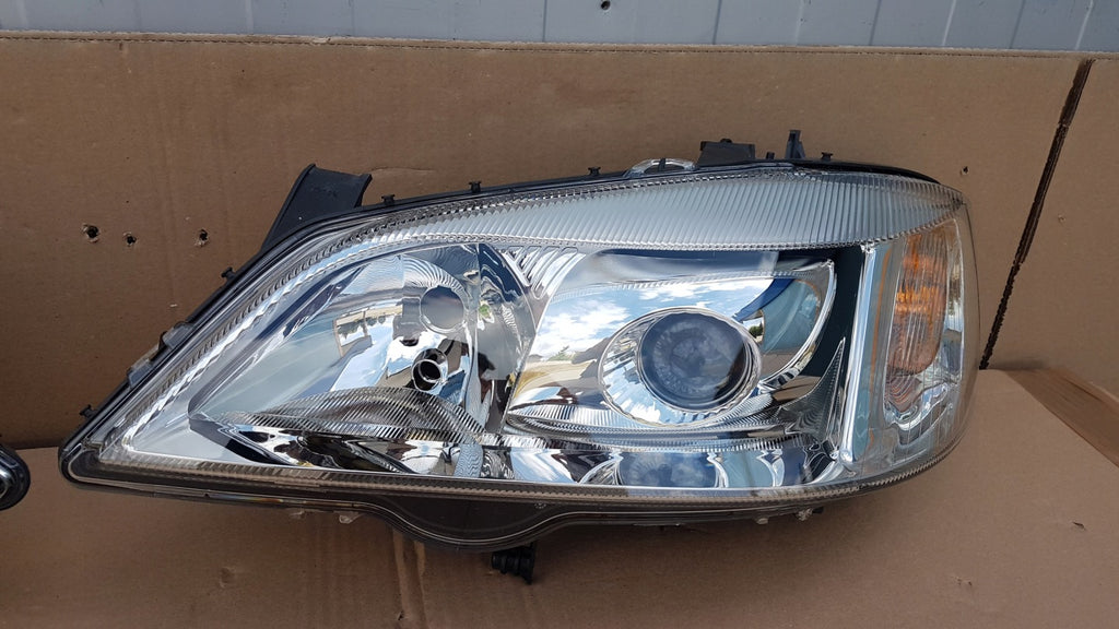 Frontscheinwerfer Opel Astra 93170272 93170273 Xenon Ein Satz Headlight SCH9341113250hn