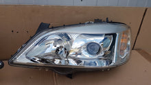 Laden Sie das Bild in den Galerie-Viewer, Frontscheinwerfer Opel Astra 93170272 93170273 Xenon Ein Satz Headlight SCH9341113250hn