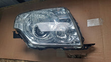 Laden Sie das Bild in den Galerie-Viewer, Frontscheinwerfer Mitsubishi Pajero IV Rechts Scheinwerfer Headlight