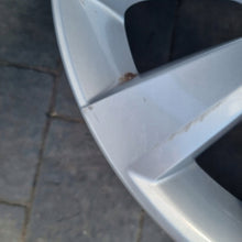 Load image into Gallery viewer, 1x Alufelge 16 Zoll 6.5" 5x112 50ET Glanz Silber 5C0601025T VW Beetle Rim Wheel FEL3096678042oo
