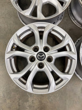 Load image into Gallery viewer, 4x Alufelge 16 Zoll 6.5" 5x114.3 50ET Matt Silber 9965F36560 Mazda Cx-3 FEL2207914388dc