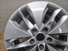 Laden Sie das Bild in den Galerie-Viewer, 1x Alufelge 16 Zoll 7.0" 5x112 46ET 5E3601025AH Skoda Octavia Rim Wheel FEL8090740356lt