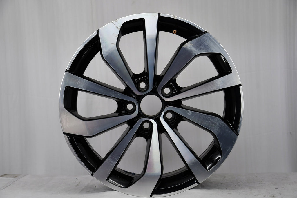 1x Alufelge 17 Zoll 7.0" 5x110 45ET Glanz 2GA601025AC Vw Rim Wheel