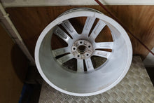 Laden Sie das Bild in den Galerie-Viewer, 1x Alufelge 20 Zoll 9.0&quot; 5x112 33ET Glanz Silber 4M0601025H Audi Q7 Rim Wheel