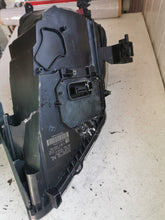 Laden Sie das Bild in den Galerie-Viewer, Frontscheinwerfer Opel Zafira B 13252471 Xenon Rechts Scheinwerfer Headlight