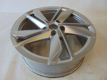 Laden Sie das Bild in den Galerie-Viewer, 1x Alufelge 18 Zoll 7.0" 5x112 45ET 2GV601025D VW T-Roc Troc Rim Wheel FEL8689873660ek