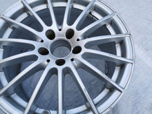 Load image into Gallery viewer, 1x Alufelge 17 Zoll 8.5&quot; 5x112 34,5ET A2184010500 Mercedes-Benz Cls Rim Wheel