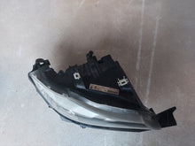 Laden Sie das Bild in den Galerie-Viewer, Frontscheinwerfer BMW E91 E90 7202582 Rechts Scheinwerfer Headlight SCH8816816234ts