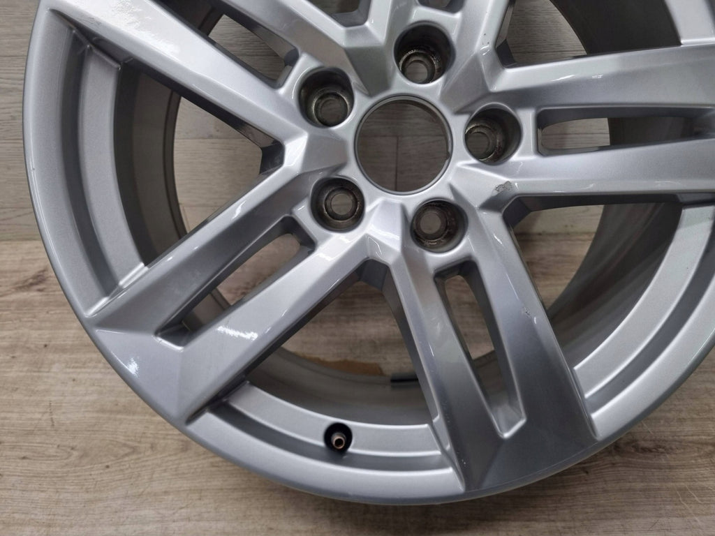 1x Alufelge 17 Zoll 7.0" 5x112 42ET Glanz Silber 8W0601025P Audi A4 Rim Wheel FEL6360651742rb
