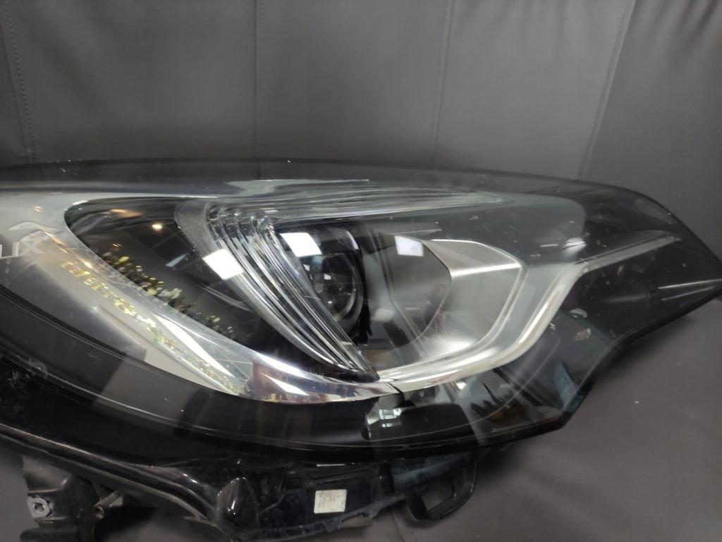 Frontscheinwerfer Opel Astra 39023763 Rechts Scheinwerfer Headlight SCH8330799896ur