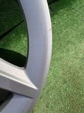 Load image into Gallery viewer, 1x Alufelge 16 Zoll 7.0" 5x120 40ET Glanz Silber 6866302 BMW 1 F21 E87 F20 FEL7694676185an