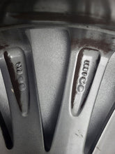 Laden Sie das Bild in den Galerie-Viewer, 1x Alufelge 18 Zoll 7.5" 5x114.3 45ET Glanz Grau 42611-05400 Mg Avensis FEL2787300992en