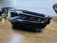 Laden Sie das Bild in den Galerie-Viewer, Frontscheinwerfer Seat Tarraco 5FJ941008J Rechts Scheinwerfer Headlight
