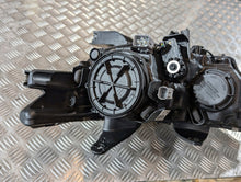 Laden Sie das Bild in den Galerie-Viewer, Frontscheinwerfer Mitsubishi Outlander III 8301C8-64 LED Rechts Headlight