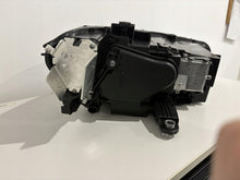 Laden Sie das Bild in den Galerie-Viewer, Frontscheinwerfer VW Passat 3J1941005 LED Links Scheinwerfer Headlight SCH8996676704it