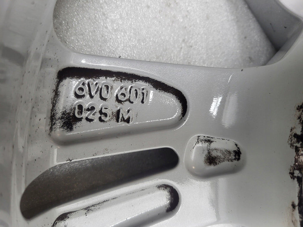 1x Alufelge 15 Zoll 6.0" 5x100 38ET Glanz Silber 6V0601025M Skoda Fabia Iii FEL4069529669gt