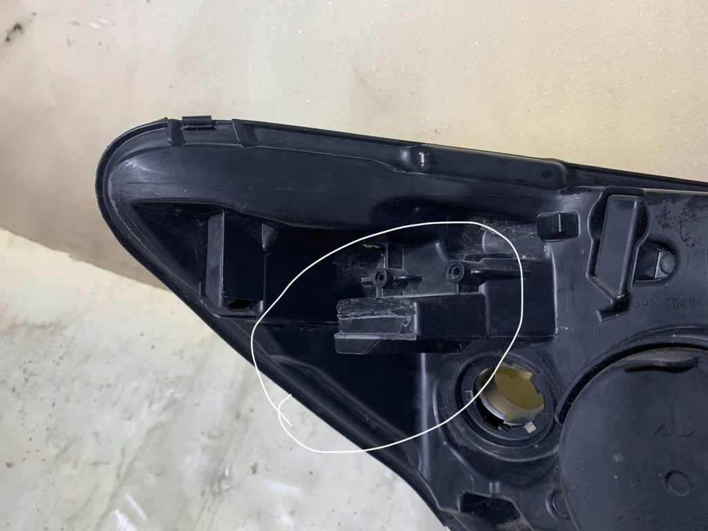Frontscheinwerfer Renault Captur 260600698R 030128121100 Links Headlight SCH9729309231qa