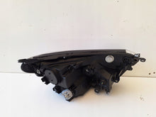Laden Sie das Bild in den Galerie-Viewer, Frontscheinwerfer Toyota W3049 Links Scheinwerfer Headlight