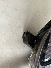 Laden Sie das Bild in den Galerie-Viewer, Frontscheinwerfer Mitsubishi Outlander I 4BX19-8301D3 ECM921-21E20 LED Rechts SCH1923532709mg