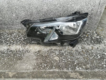 Laden Sie das Bild in den Galerie-Viewer, Frontscheinwerfer Peugeot Partner Rifter 9816826980 Links Scheinwerfer Headlight