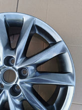 Laden Sie das Bild in den Galerie-Viewer, 1x Alufelge 18 Zoll 7.0&quot; 5x114.3 50ET Matt Silber 9965337080 Mazda Cx-3