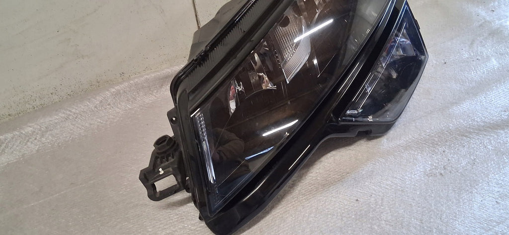 Frontscheinwerfer Skoda Karoq 57B941015A Links Scheinwerfer Headlight SCH9599848144gy