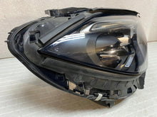 Laden Sie das Bild in den Galerie-Viewer, Frontscheinwerfer Mercedes-Benz W206 A2069068204 LED Rechts Headlight SCH4424176393qz