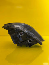 Load image into Gallery viewer, Frontscheinwerfer BMW 5 F11 F10 7317132-05 Xenon Rechts Scheinwerfer Headlight SCH5510211658dy