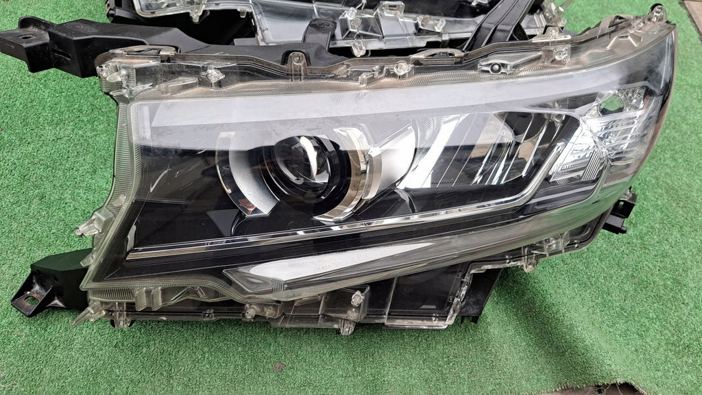 Frontscheinwerfer Toyota Land Full LED Ein Stück (Rechts oder Links) Headlight SCH2490407338bx