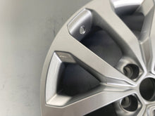 Laden Sie das Bild in den Galerie-Viewer, 1x Alufelge 17 Zoll 7.0&quot; 5x114.3 40ET Glanz Silber 403008177 Renault Kadjar