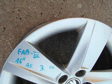 Load image into Gallery viewer, 1x Alufelge 16 Zoll 7.0" 5x100 46ET Glanz Silber 6V0601025B Skoda Fabia Iii FEL4720866064ki