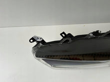 Laden Sie das Bild in den Galerie-Viewer, Frontscheinwerfer Toyota Yaris EUK0-8 Full LED Links Scheinwerfer Headlight SCH5040395383hh