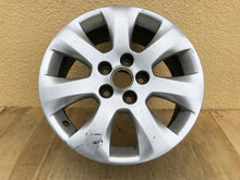 Load image into Gallery viewer, 1x Alufelge 17 Zoll 7.0" 5x120 41ET Glanz Silber OP077 Opel Insignia Rim Wheel FEL6976202887af