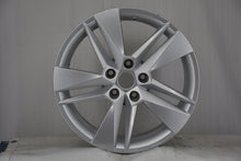 Load image into Gallery viewer, 1x Alufelge 17 Zoll 6.5" 5x112 41ET Glanz Silber 3V0601025BH Skoda Rim Wheel FEL4924744174ly