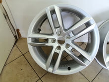 Laden Sie das Bild in den Galerie-Viewer, 1x Alufelge 18 Zoll 7.0" 5x112 43ET Silber 8Q0601025AA Audi Q3 Rim Wheel FEL9705645454oe